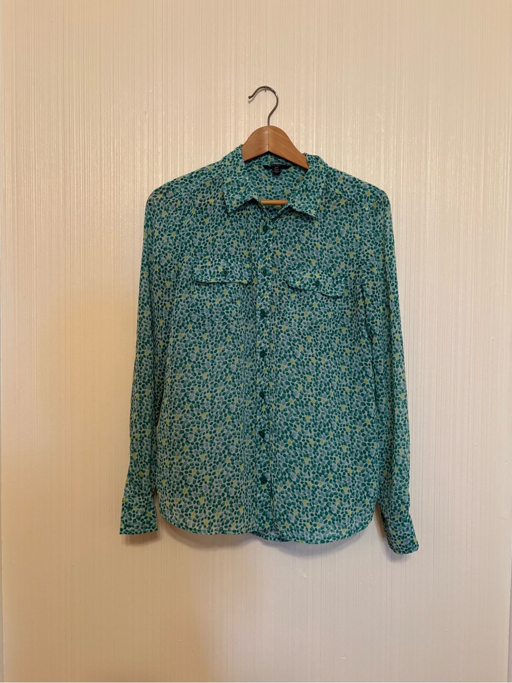 SET OF TWO: Button up blouses Medium